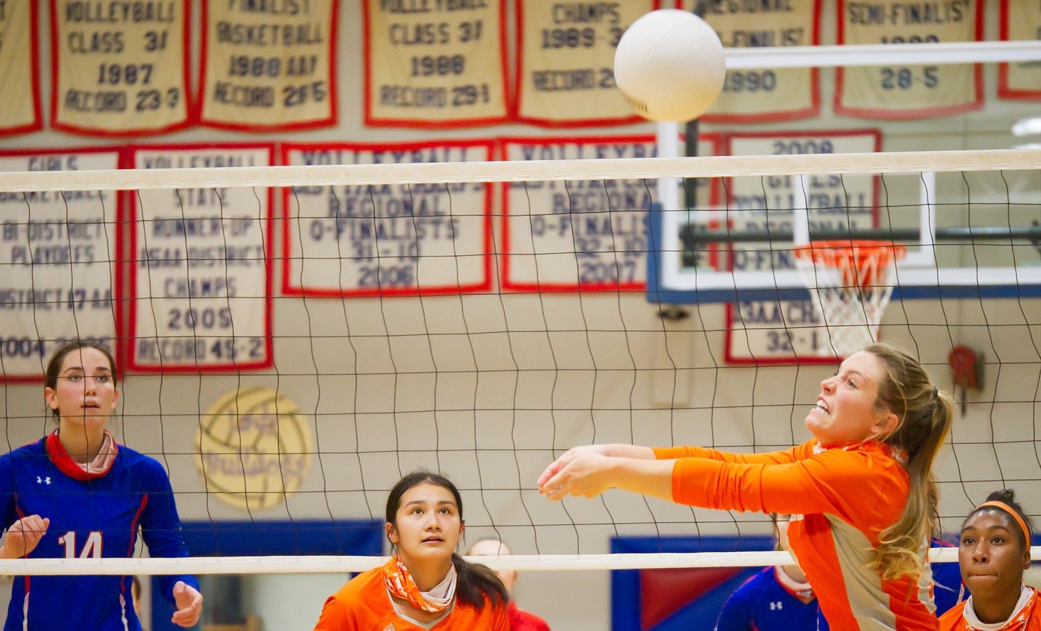 Alyssa Lankford of Mineola bumps the ball for her teammates. (Monitor photos by Sam Major)